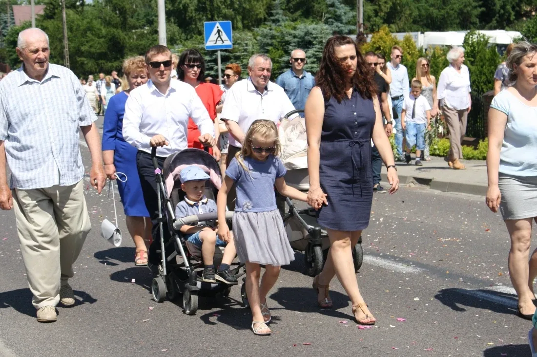 Procesje Bożego Ciała przeszły ulicami miasta (zdjęcia)