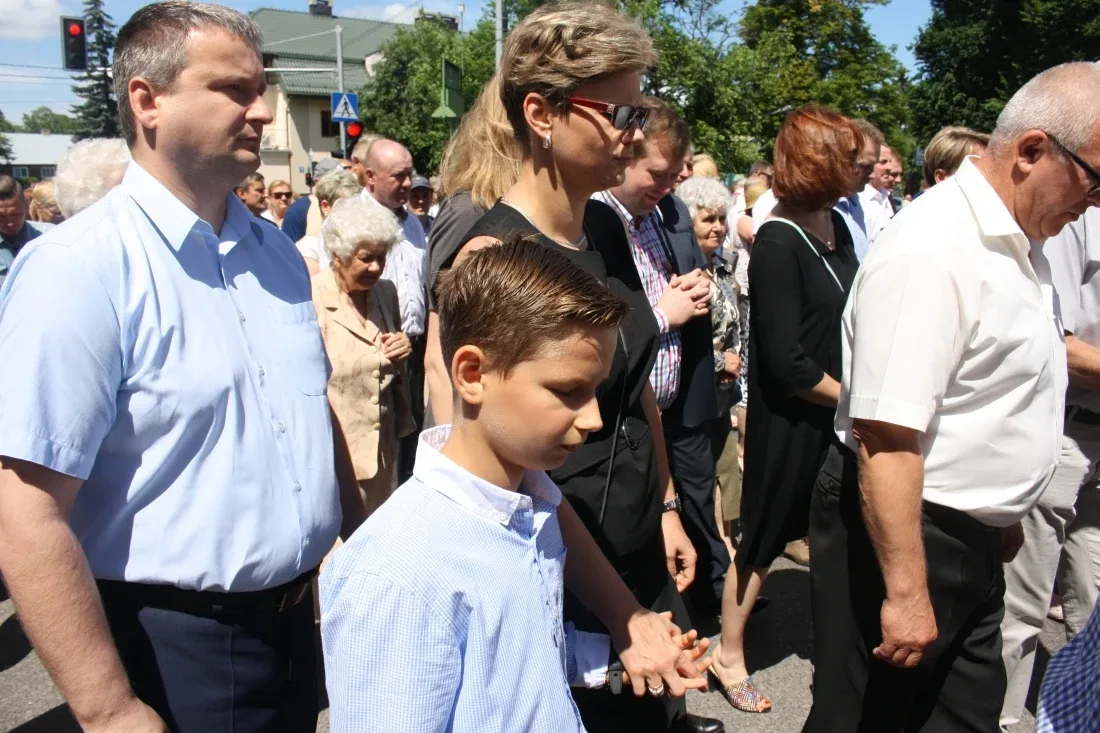 Procesje Bożego Ciała przeszły ulicami miasta (zdjęcia)