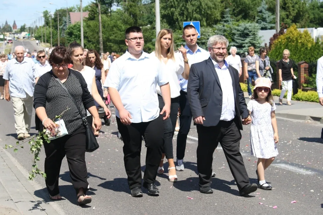 Procesje Bożego Ciała przeszły ulicami miasta (zdjęcia)