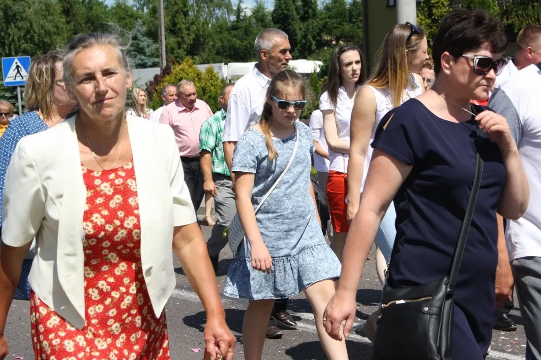 Procesje Bożego Ciała przeszły ulicami miasta (zdjęcia)