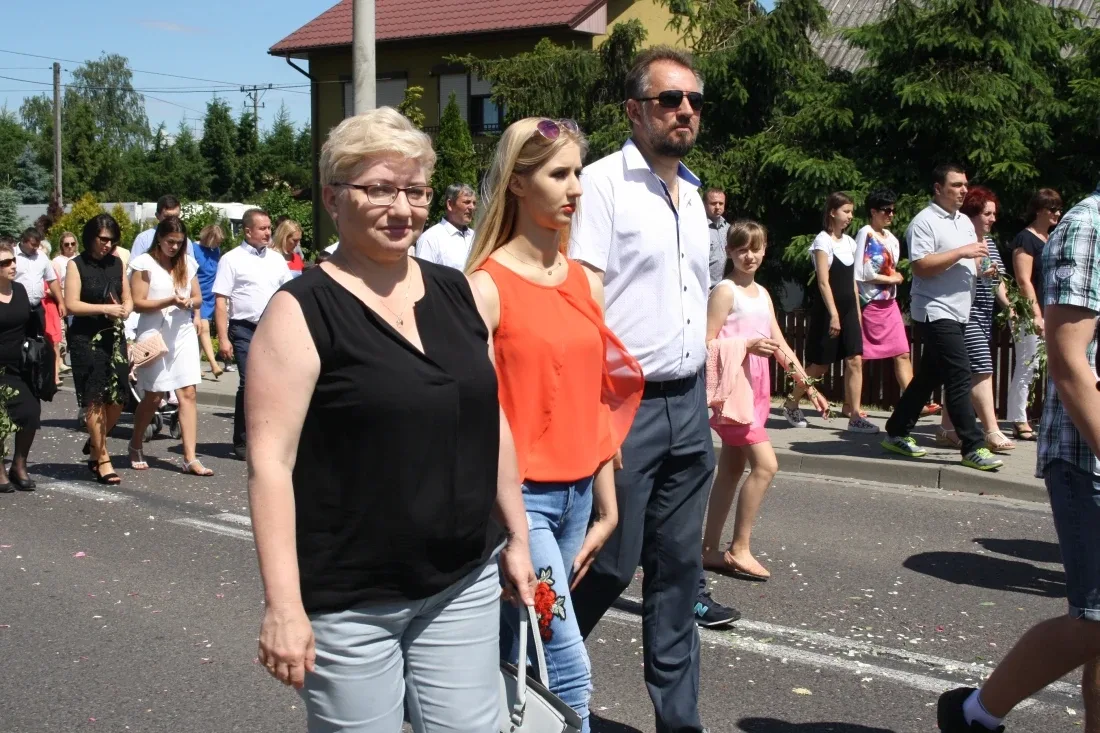 Procesje Bożego Ciała przeszły ulicami miasta (zdjęcia)
