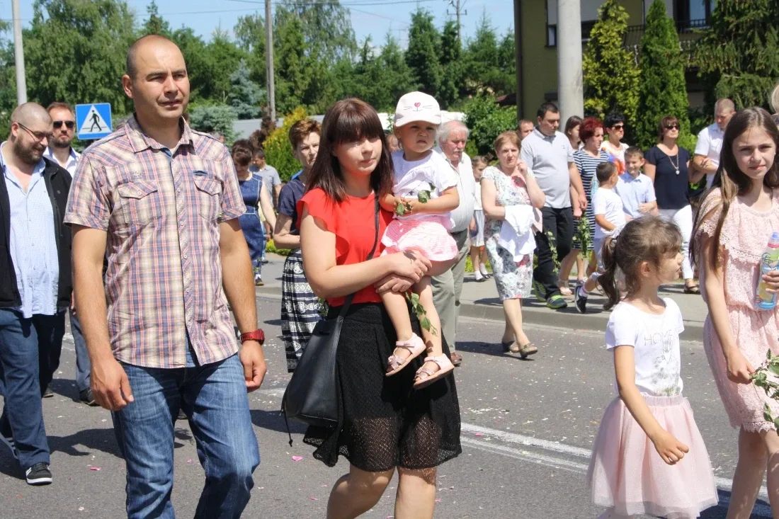 Procesje Bożego Ciała przeszły ulicami miasta (zdjęcia)
