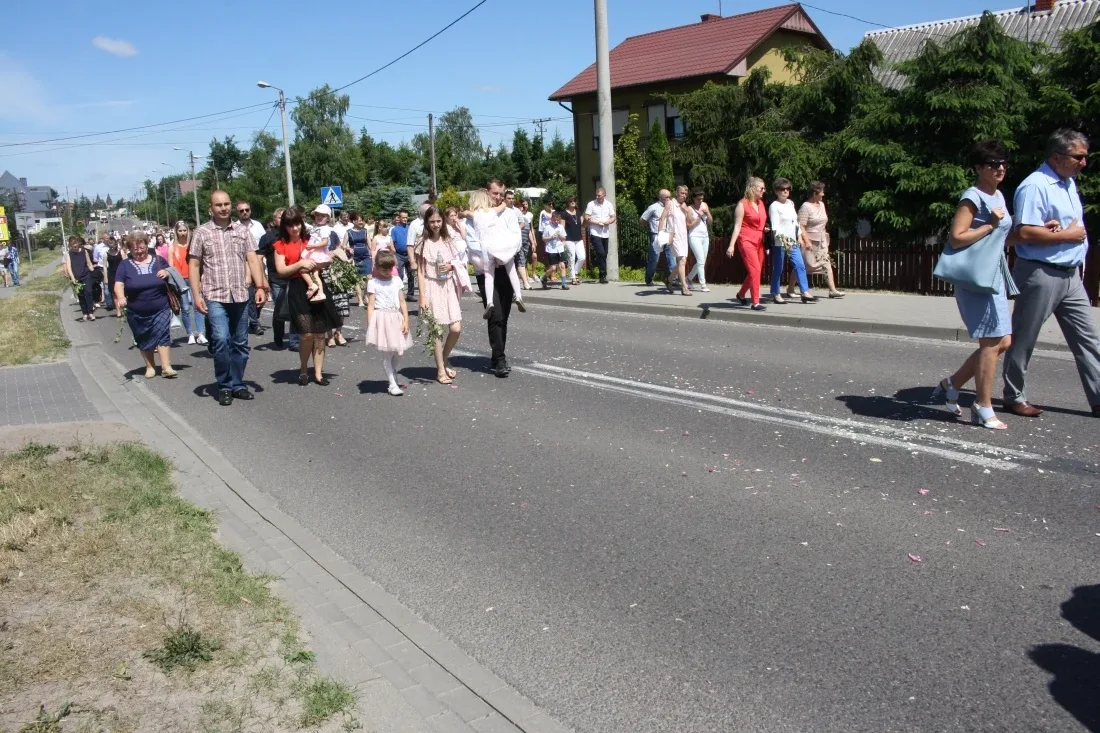 Procesje Bożego Ciała przeszły ulicami miasta (zdjęcia)