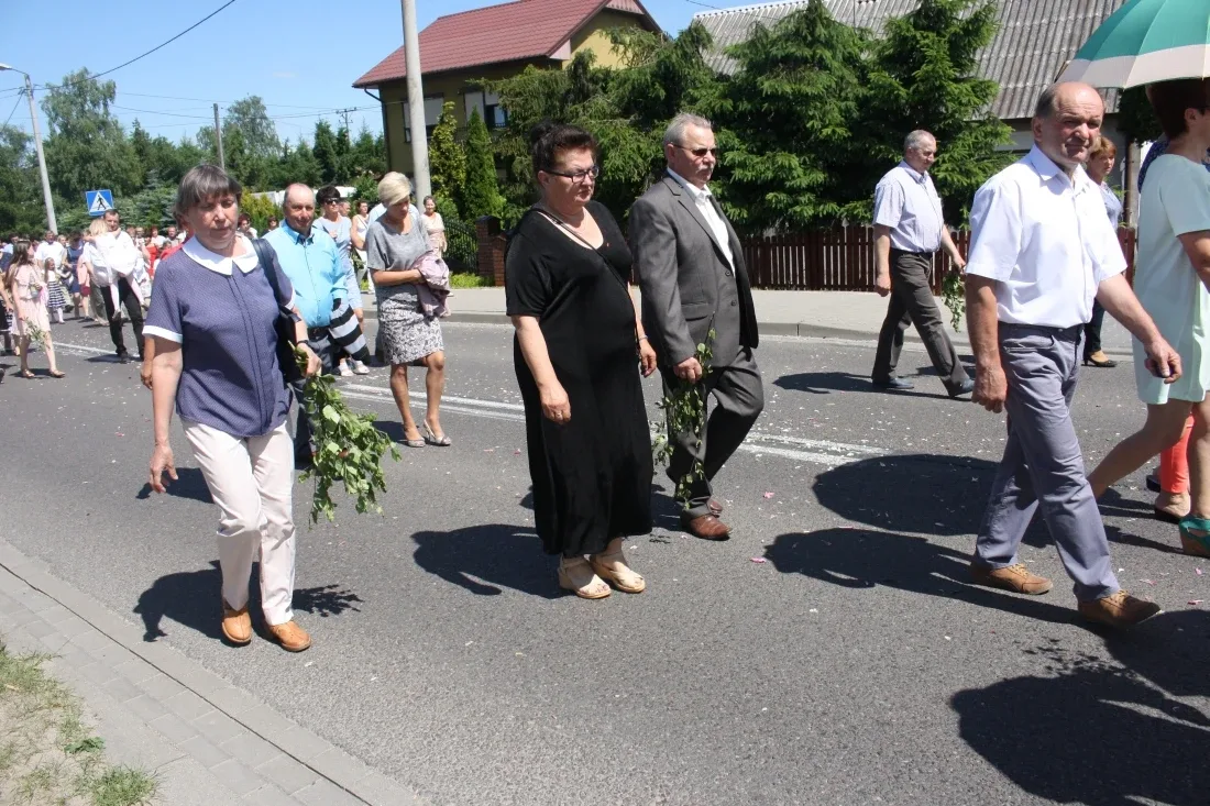 Procesje Bożego Ciała przeszły ulicami miasta (zdjęcia)
