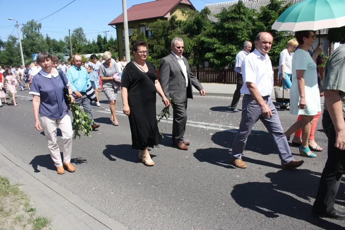Procesje Bożego Ciała przeszły ulicami miasta (zdjęcia)