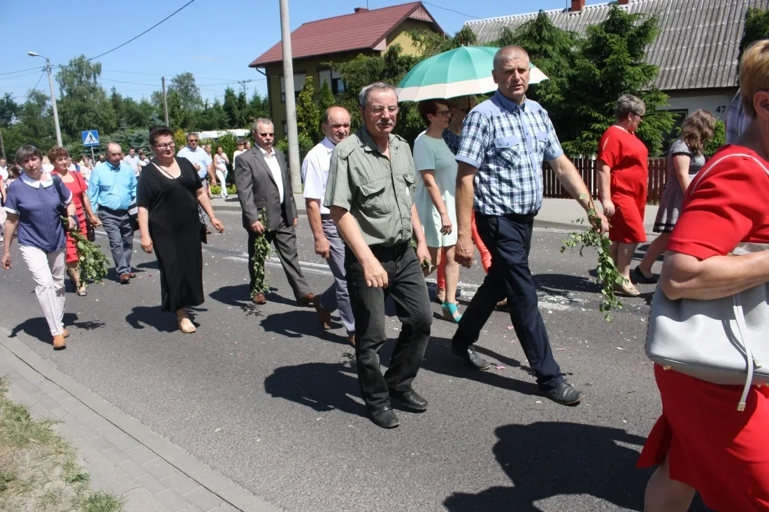 Procesje Bożego Ciała przeszły ulicami miasta (zdjęcia)