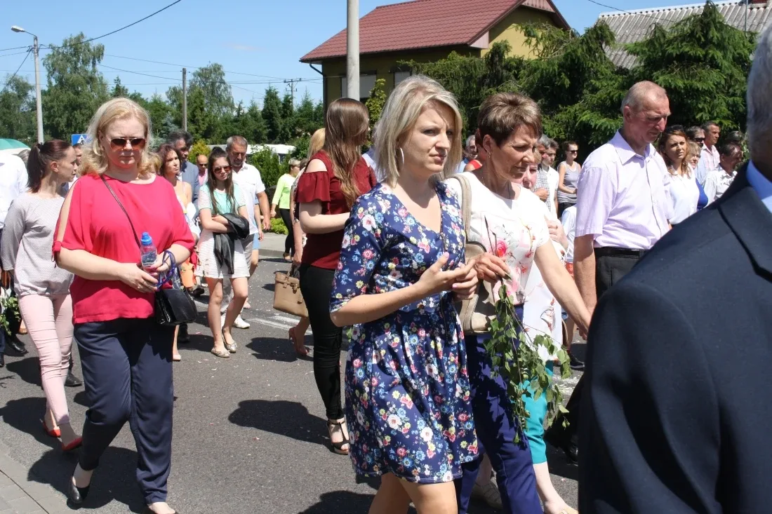 Procesje Bożego Ciała przeszły ulicami miasta (zdjęcia)
