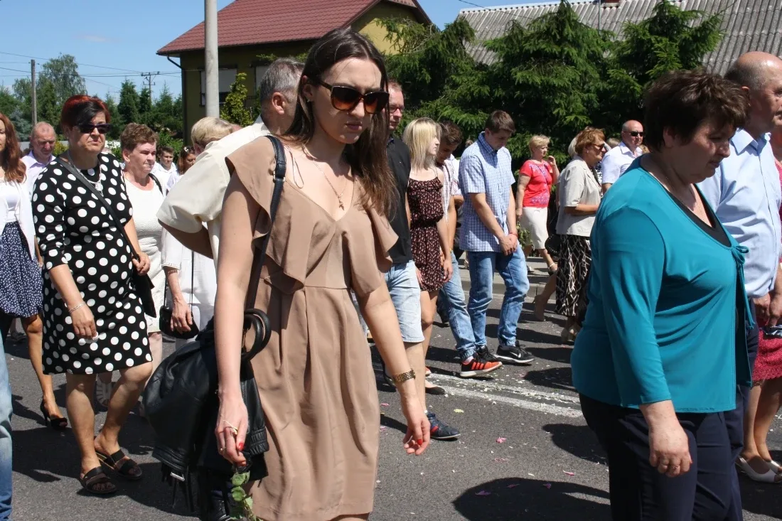 Procesje Bożego Ciała przeszły ulicami miasta (zdjęcia)