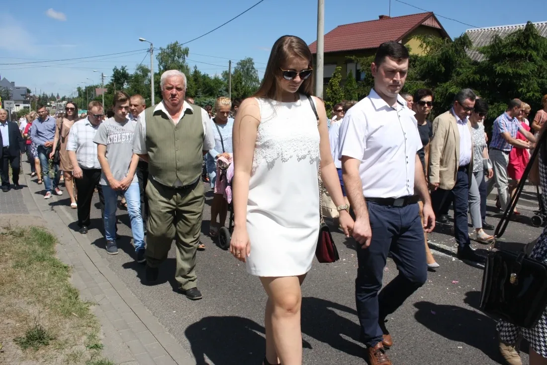 Procesje Bożego Ciała przeszły ulicami miasta (zdjęcia)