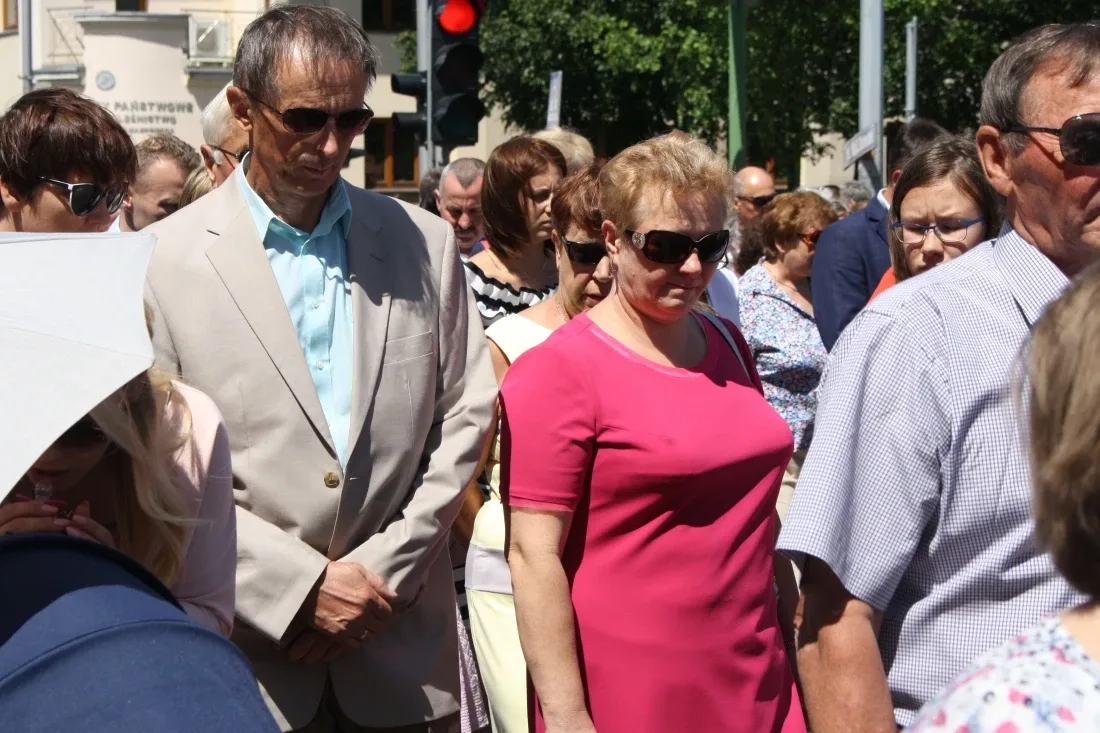 Procesje Bożego Ciała przeszły ulicami miasta (zdjęcia)