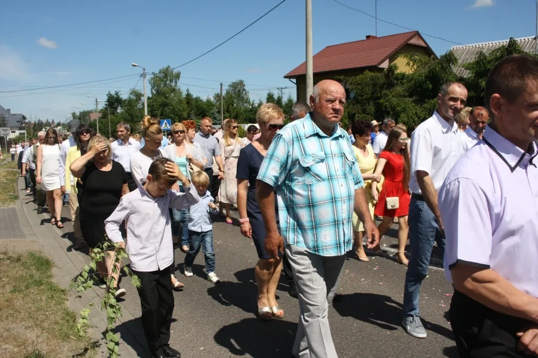 Procesje Bożego Ciała przeszły ulicami miasta (zdjęcia)