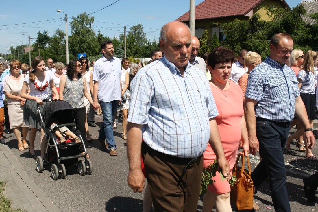 Procesje Bożego Ciała przeszły ulicami miasta (zdjęcia)