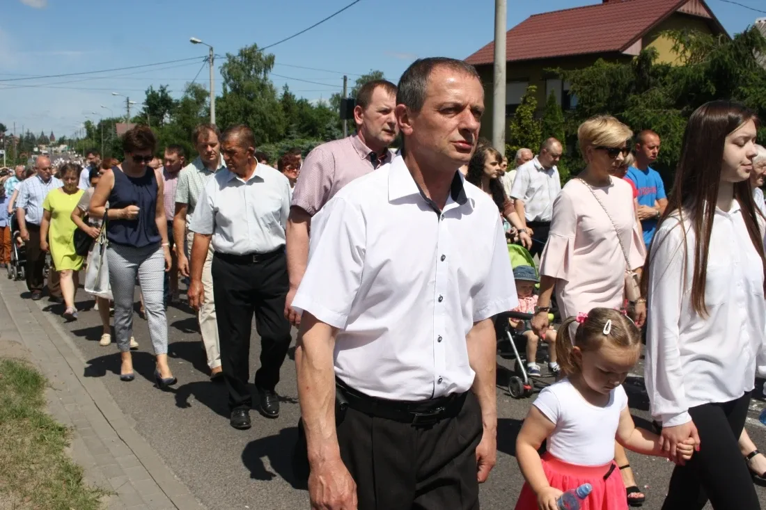 Procesje Bożego Ciała przeszły ulicami miasta (zdjęcia)