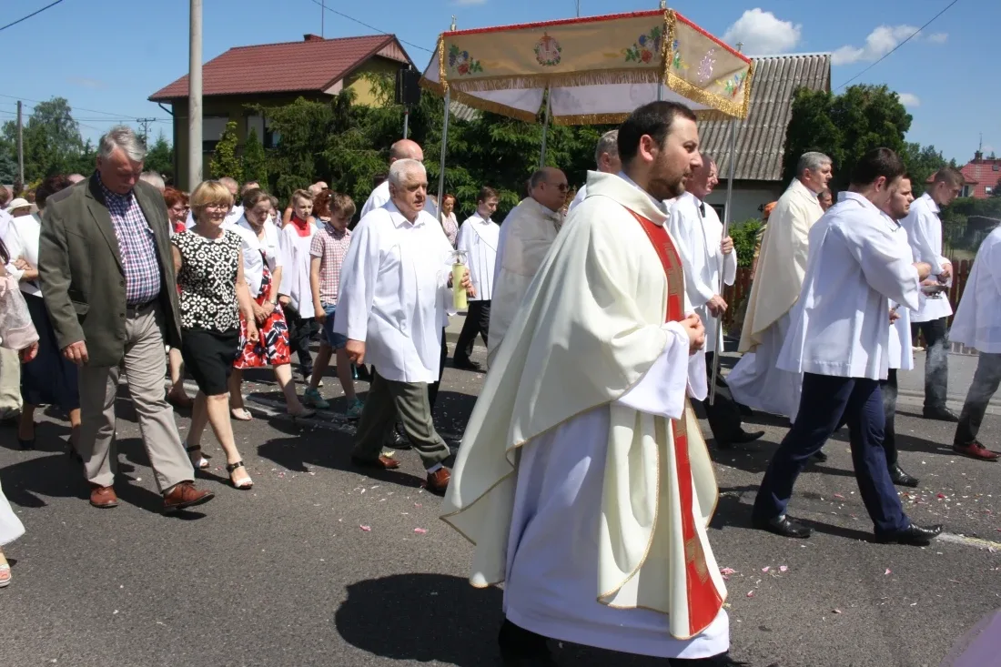 Procesje Bożego Ciała przeszły ulicami miasta (zdjęcia)