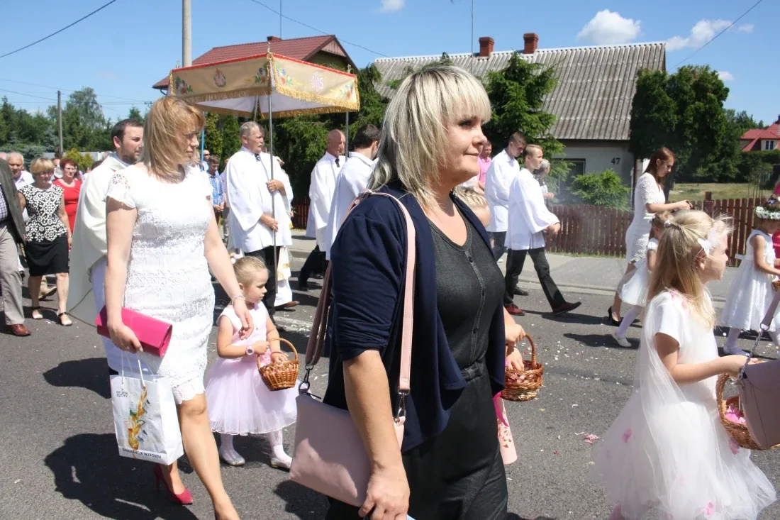 Procesje Bożego Ciała przeszły ulicami miasta (zdjęcia)