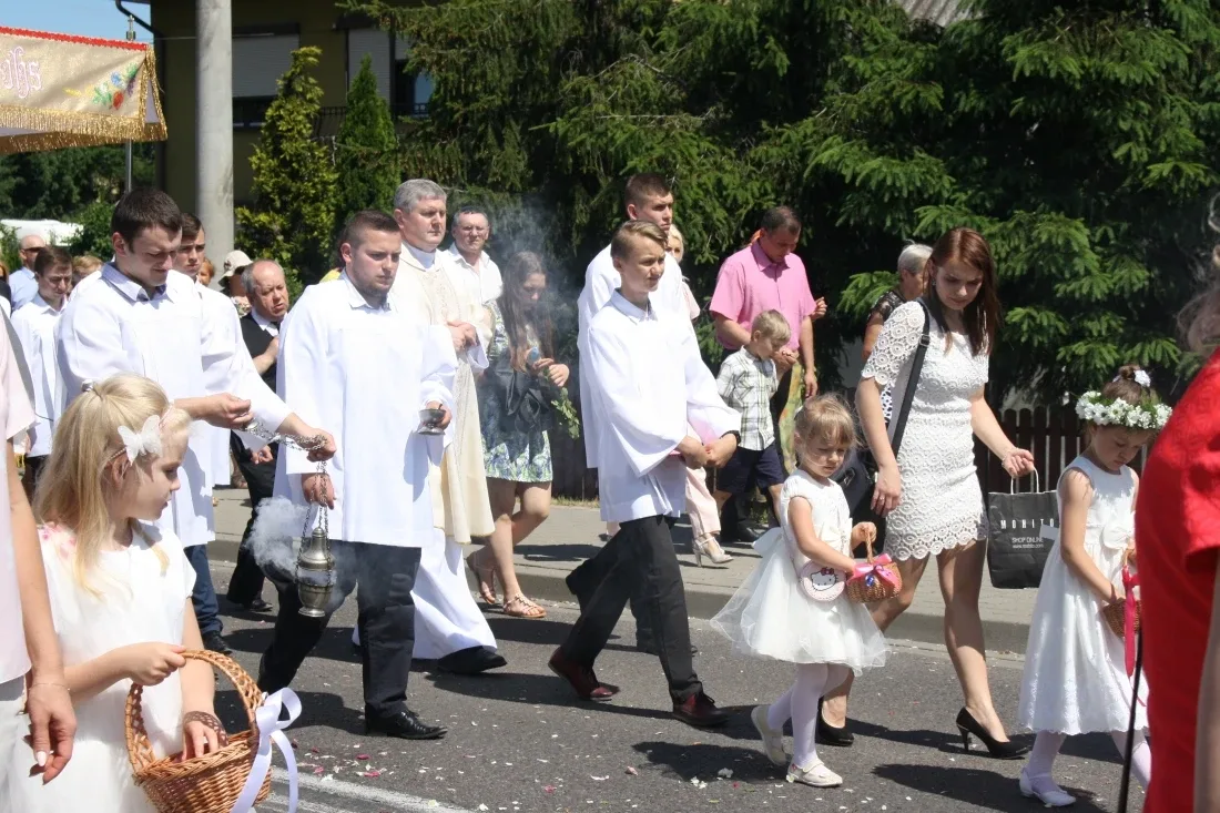 Procesje Bożego Ciała przeszły ulicami miasta (zdjęcia)