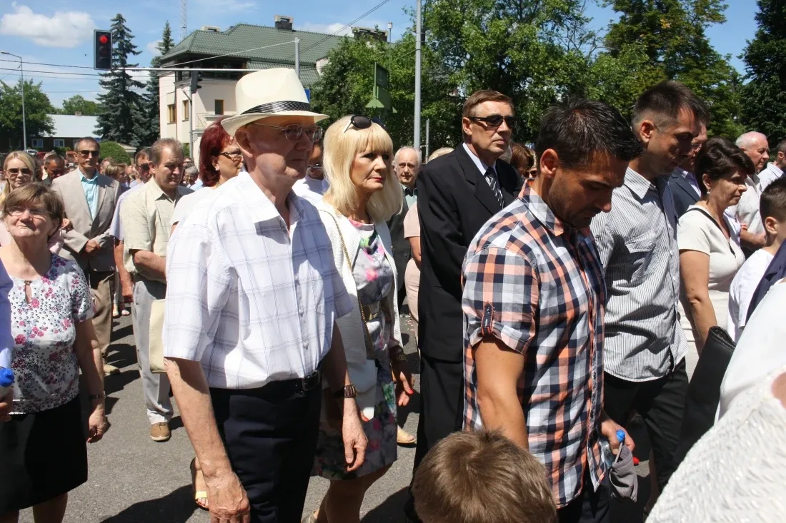 Procesje Bożego Ciała przeszły ulicami miasta (zdjęcia)