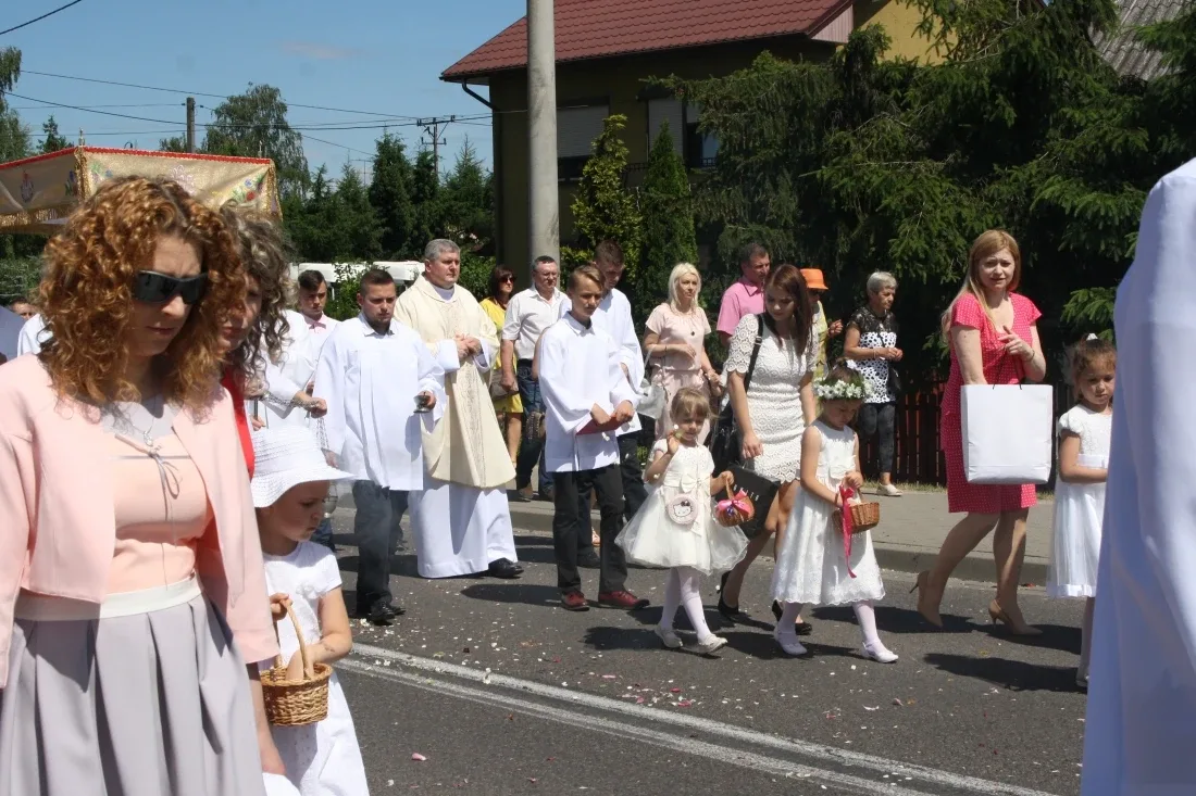 Procesje Bożego Ciała przeszły ulicami miasta (zdjęcia)