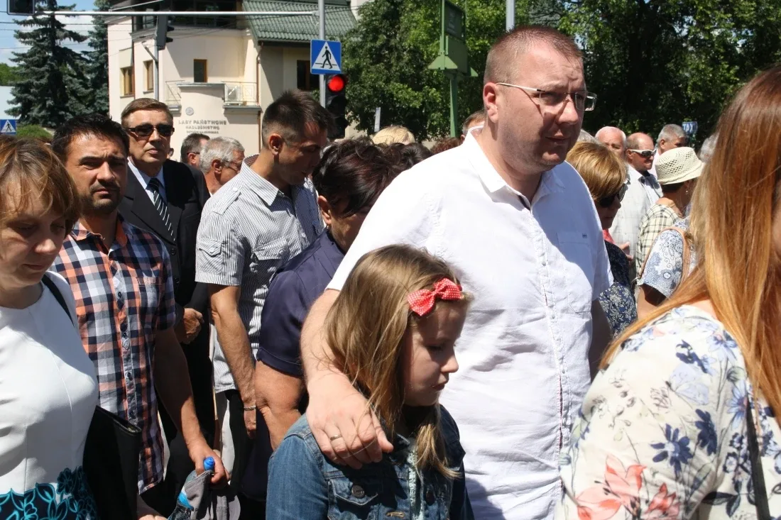 Procesje Bożego Ciała przeszły ulicami miasta (zdjęcia)