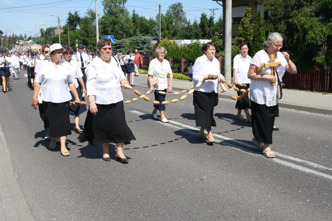 Procesje Bożego Ciała przeszły ulicami miasta (zdjęcia)