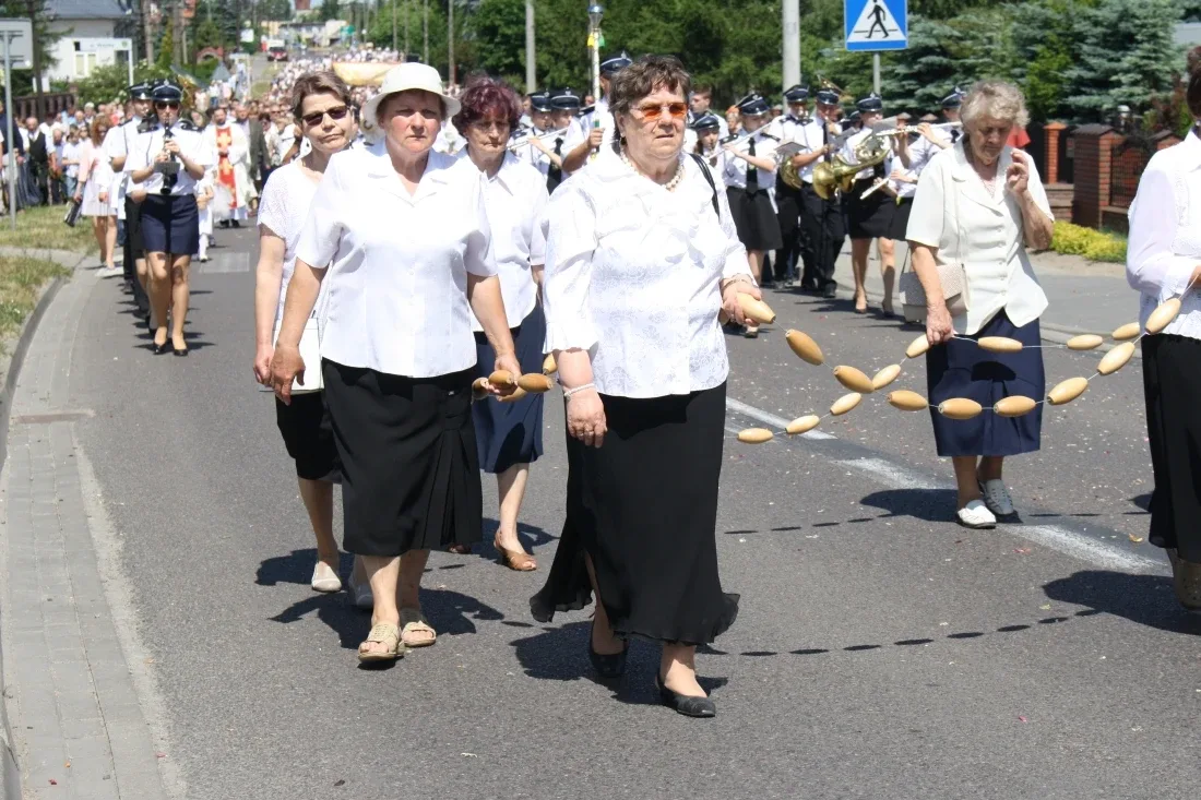 Procesje Bożego Ciała przeszły ulicami miasta (zdjęcia)