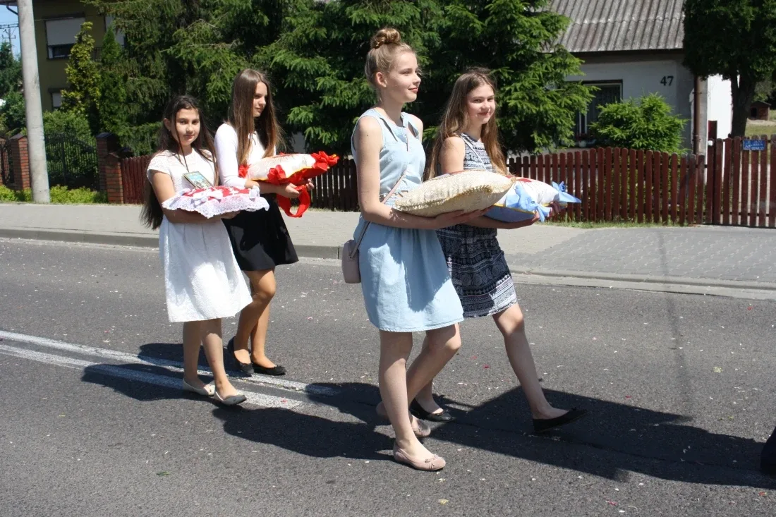 Procesje Bożego Ciała przeszły ulicami miasta (zdjęcia)