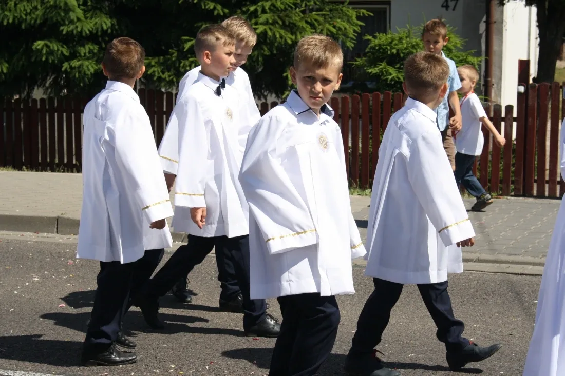 Procesje Bożego Ciała przeszły ulicami miasta (zdjęcia)
