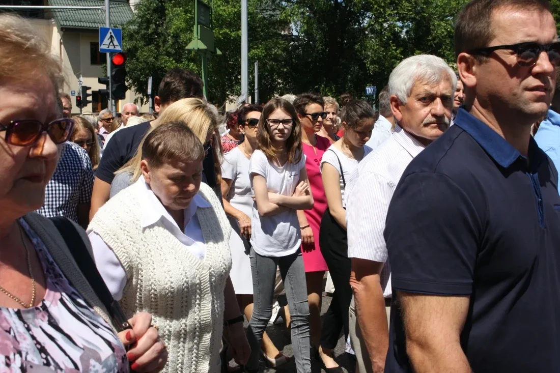 Procesje Bożego Ciała przeszły ulicami miasta (zdjęcia)