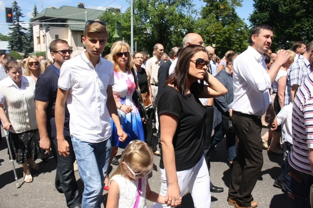 Procesje Bożego Ciała przeszły ulicami miasta (zdjęcia)
