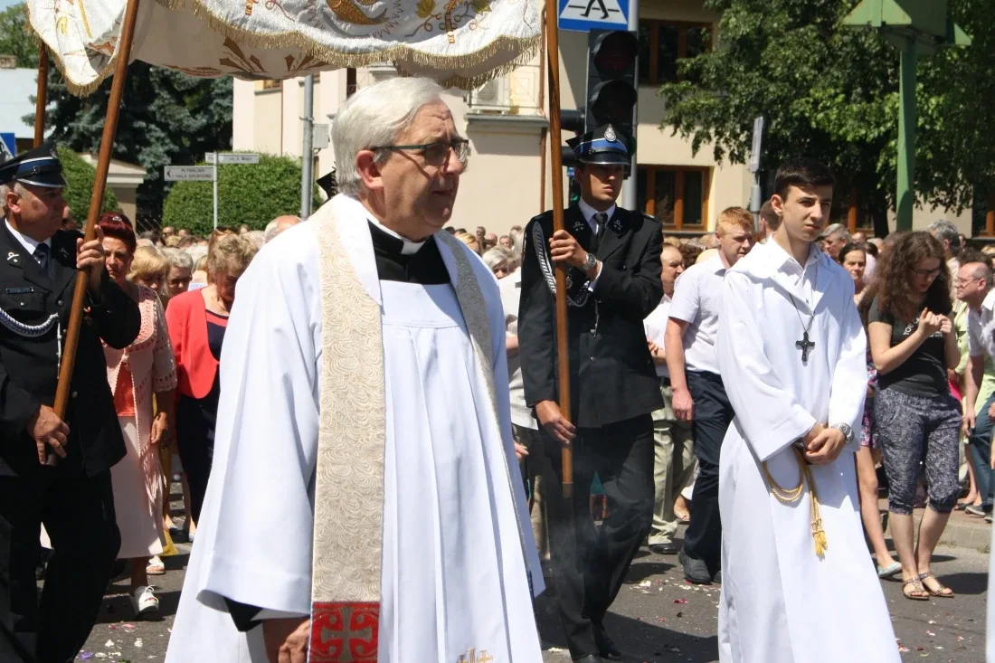 Procesje Bożego Ciała przeszły ulicami miasta (zdjęcia)