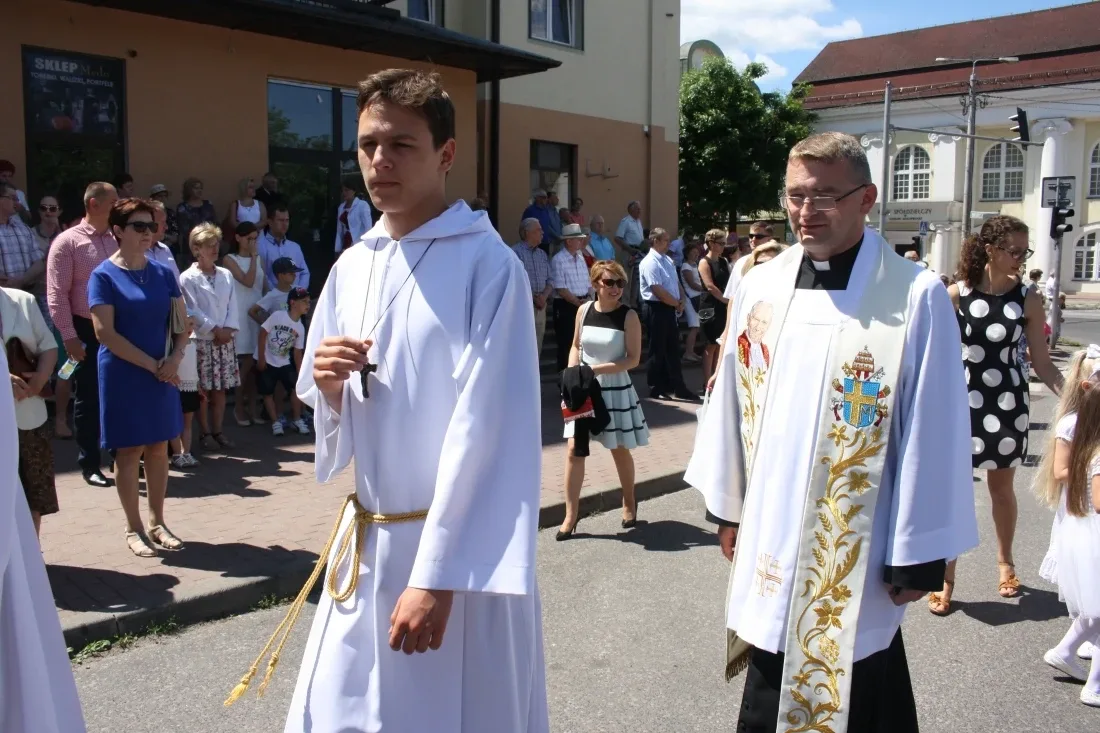 Procesje Bożego Ciała przeszły ulicami miasta (zdjęcia)