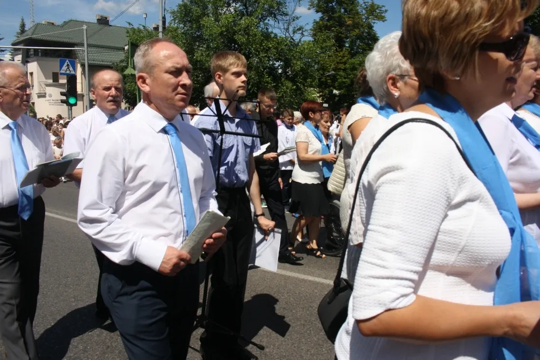 Procesje Bożego Ciała przeszły ulicami miasta (zdjęcia)