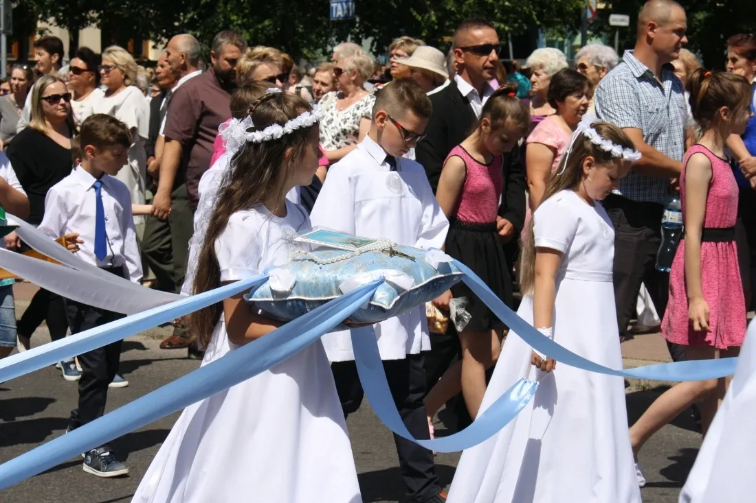 Procesje Bożego Ciała przeszły ulicami miasta (zdjęcia)