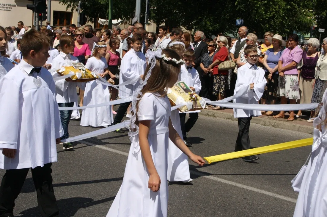 Procesje Bożego Ciała przeszły ulicami miasta (zdjęcia)