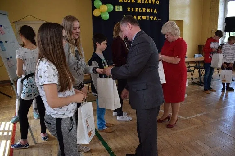 "Jeden z dziesięciu" w murach Szkoły Podstawowej nr 1 (zdjęcia)