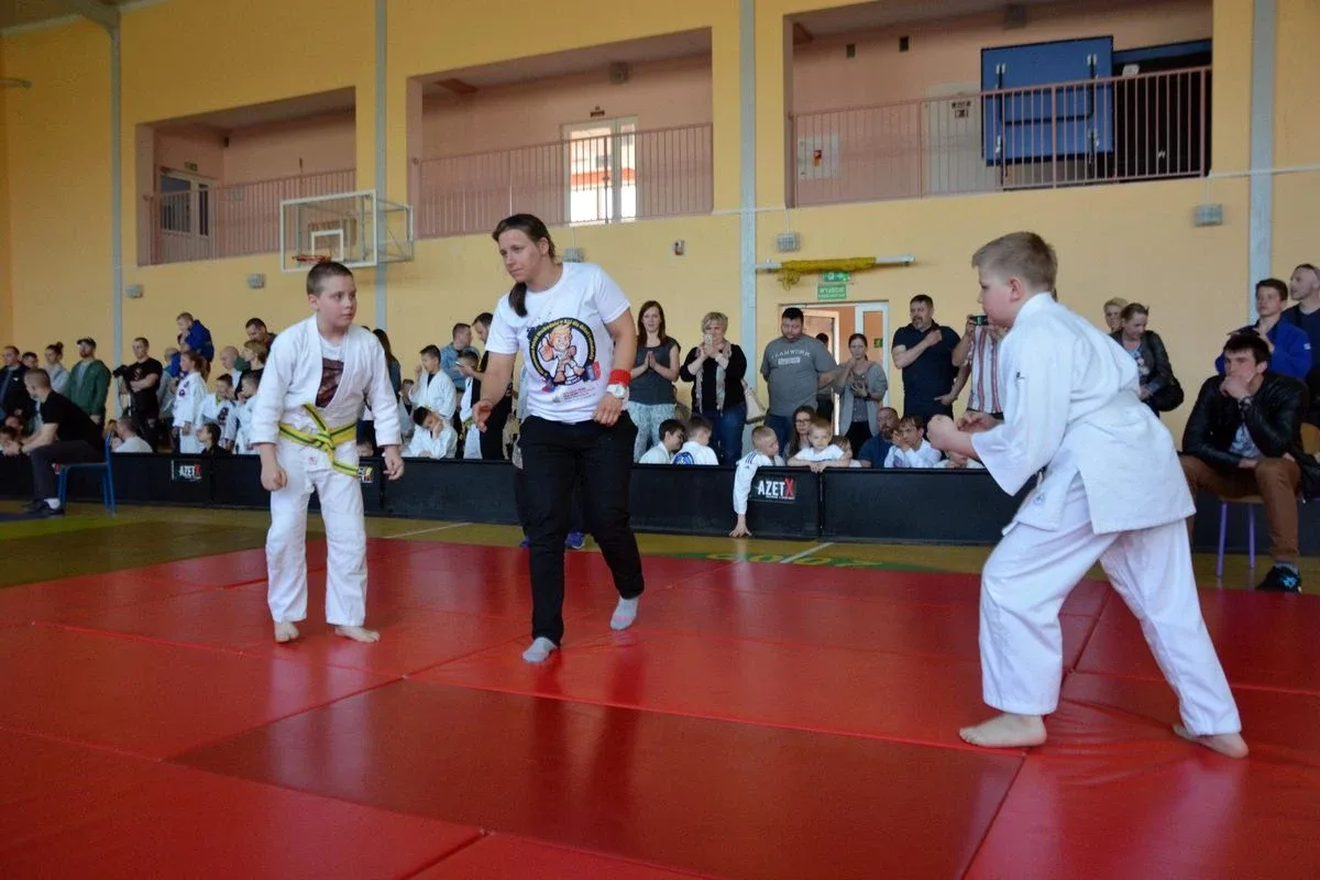 Młodzież z ostrowskiej Academii Gorila z medalami (zdjęcia)