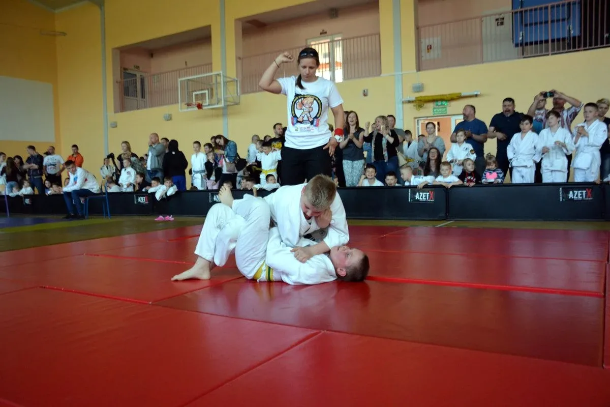 Młodzież z ostrowskiej Academii Gorila z medalami (zdjęcia)