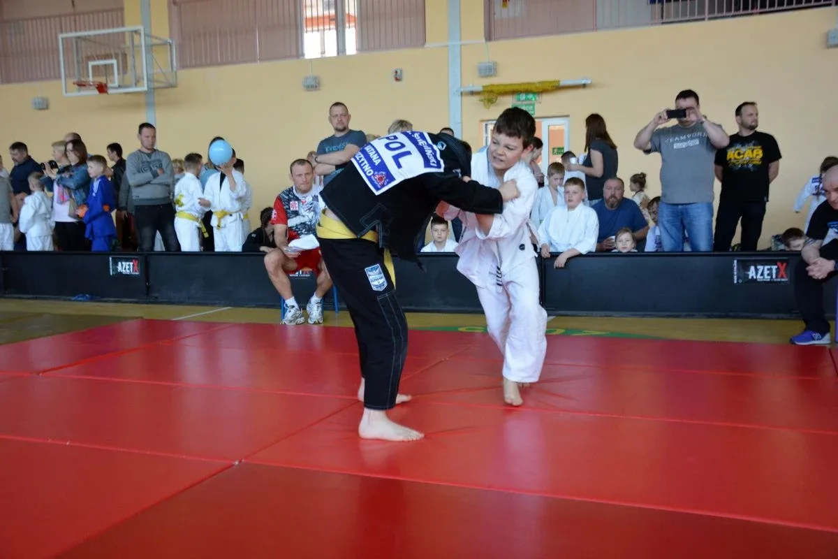 Młodzież z ostrowskiej Academii Gorila z medalami (zdjęcia)
