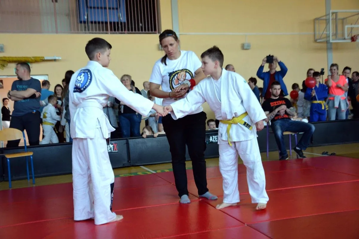Młodzież z ostrowskiej Academii Gorila z medalami (zdjęcia)