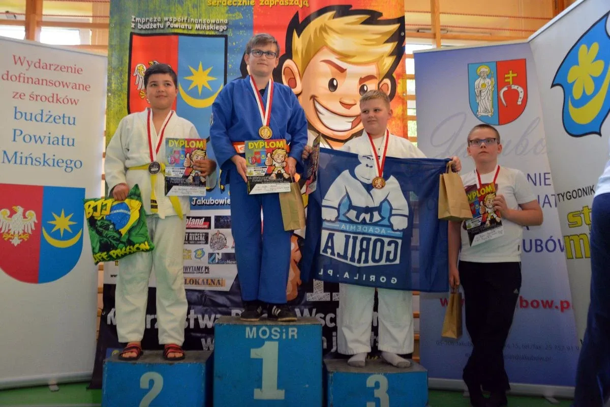 Młodzież z ostrowskiej Academii Gorila z medalami (zdjęcia)