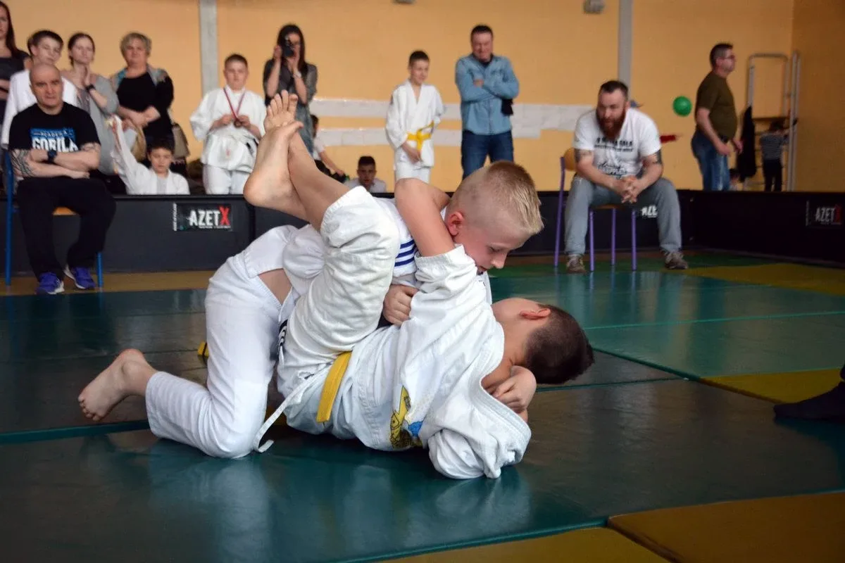 Młodzież z ostrowskiej Academii Gorila z medalami (zdjęcia)