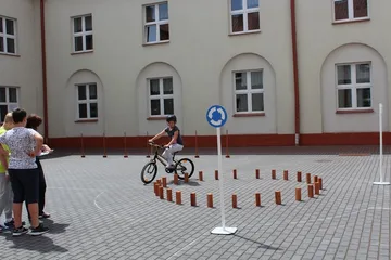 Uczniowie "Jedynki" z kartami rowerowymi (zdjęcia)
