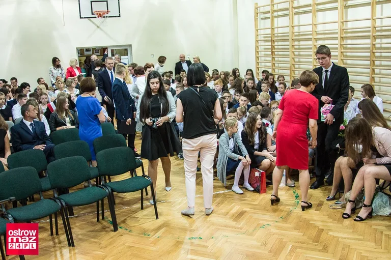 Zakończenie roku szkolnego w ostrowskiej "Czwórce" (zdjęcia)