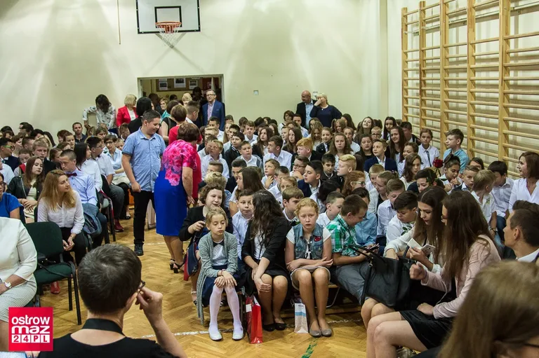 Zakończenie roku szkolnego w ostrowskiej "Czwórce" (zdjęcia)