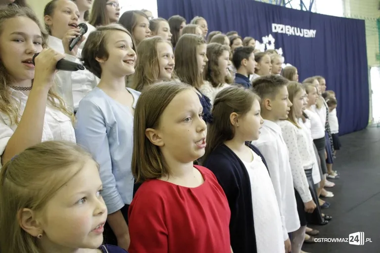 Najmłodsi z "Dwójki" rozpoczęli wakacje (zdjęcia)