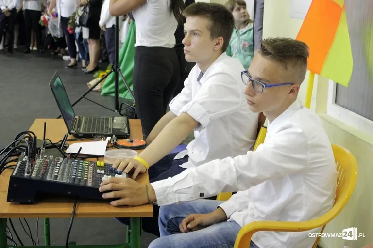 Najmłodsi z "Dwójki" rozpoczęli wakacje (zdjęcia)
