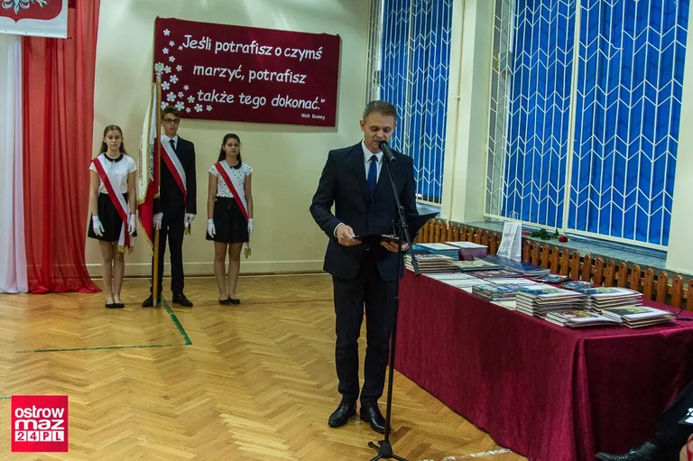 Zakończenie roku szkolnego w ostrowskiej "Czwórce" (zdjęcia)