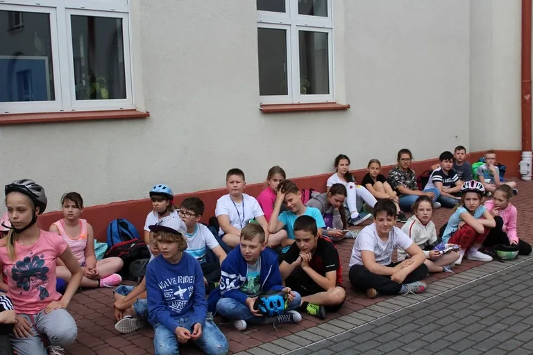 Uczniowie "Jedynki" z kartami rowerowymi (zdjęcia)