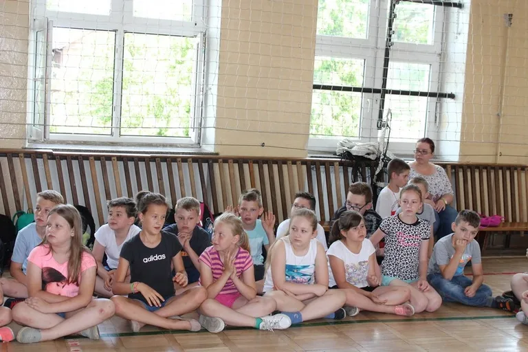 Uczniowie "Jedynki" z kartami rowerowymi (zdjęcia)