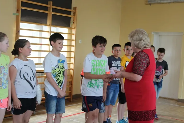 Uczniowie "Jedynki" z kartami rowerowymi (zdjęcia)